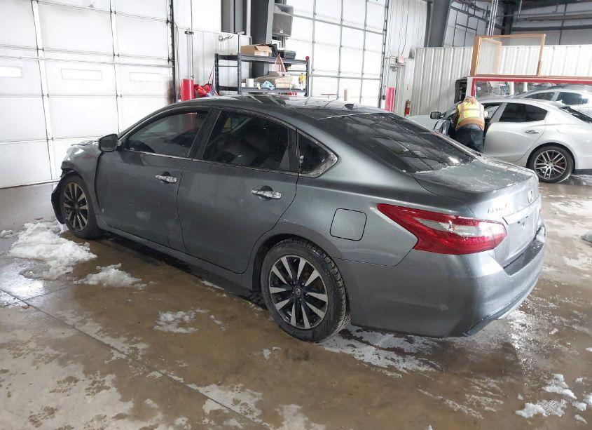 Photo 3 of 2018 Nissan Altima 2.5 SL (VIN 1N4AL3AP7JC244484)