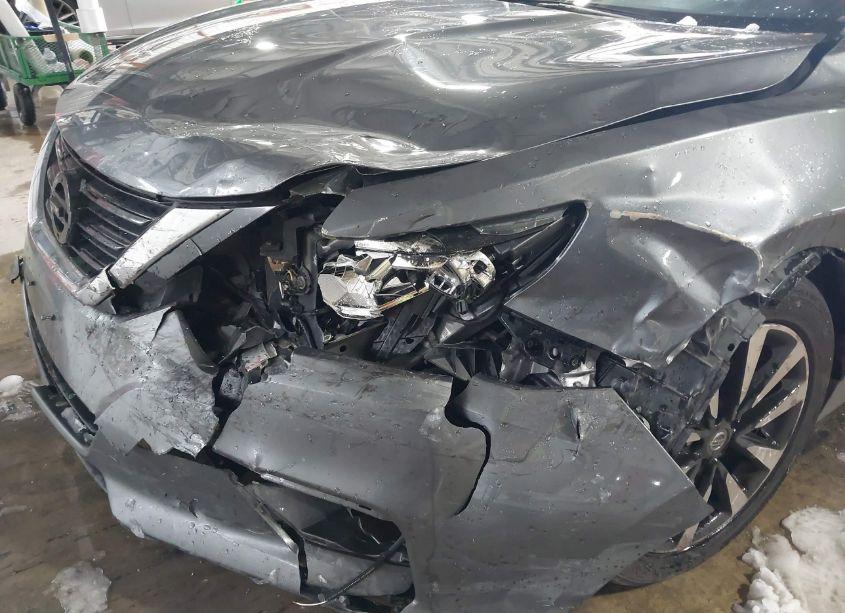 Photo 6 of 2018 Nissan Altima 2.5 SL (VIN 1N4AL3AP7JC244484)