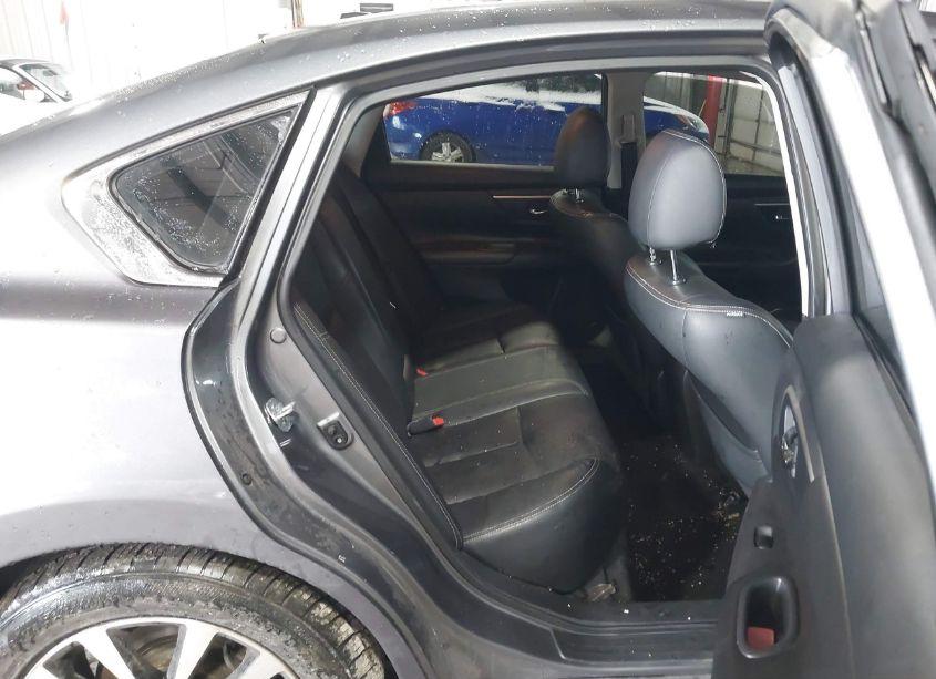 Photo 8 of 2018 Nissan Altima 2.5 SL (VIN 1N4AL3AP7JC244484)