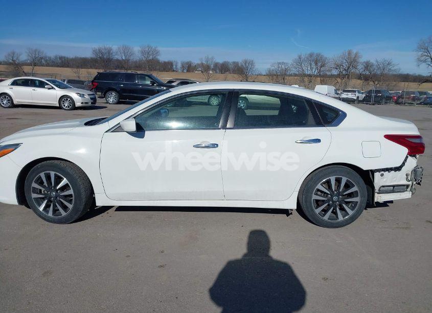 Photo 14 of 2018 Nissan Altima 2.5 SV (VIN 1N4AL3AP7JC250527)