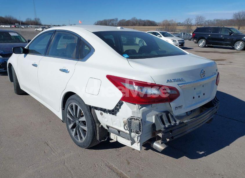 Photo 3 of 2018 Nissan Altima 2.5 SV (VIN 1N4AL3AP7JC250527)