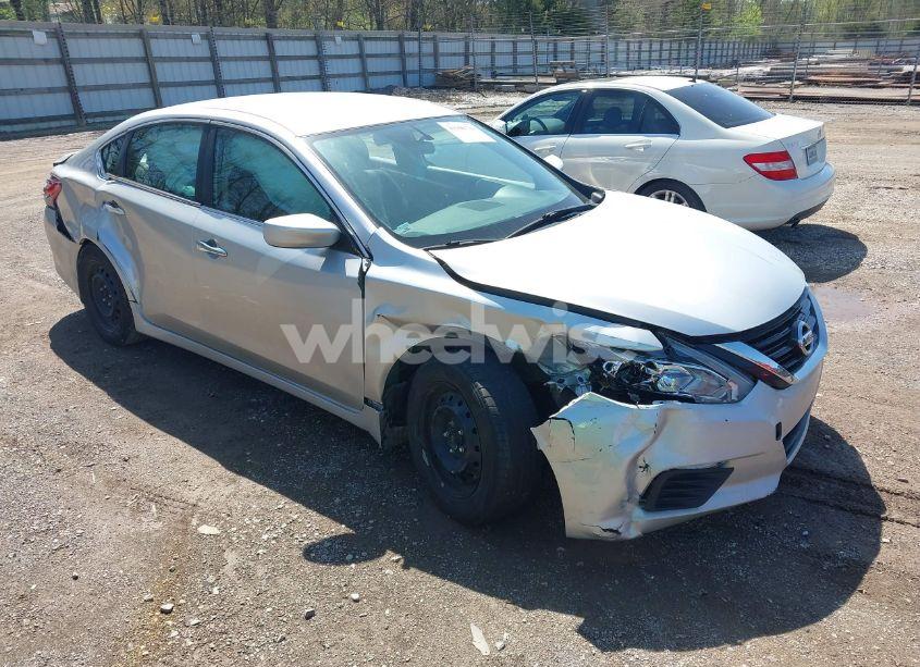 2018 Nissan Altima 2.5 S (VIN 1N4AL3AP7JC250933) main photo