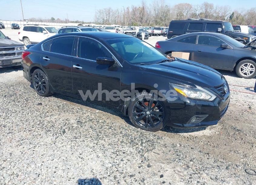 2018 Nissan Altima 2.5 SR (VIN 1N4AL3AP7JC253251) main photo