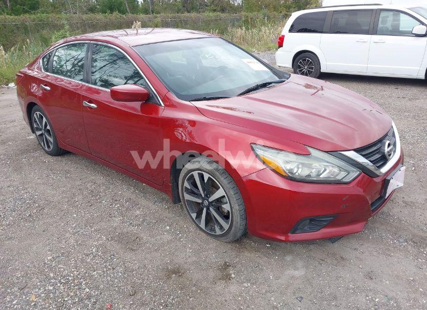 2018 Nissan Altima 2.5 SR (VIN 1N4AL3AP7JC265335) main photo