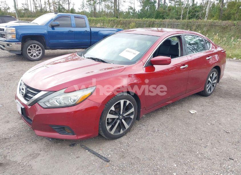 Photo 2 of 2018 Nissan Altima 2.5 SR (VIN 1N4AL3AP7JC265335)