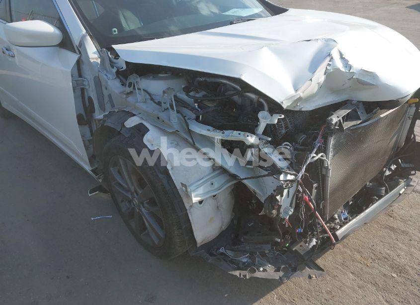 Photo 17 of 2018 Nissan Altima 2.5 SR (VIN 1N4AL3AP7JC266078)