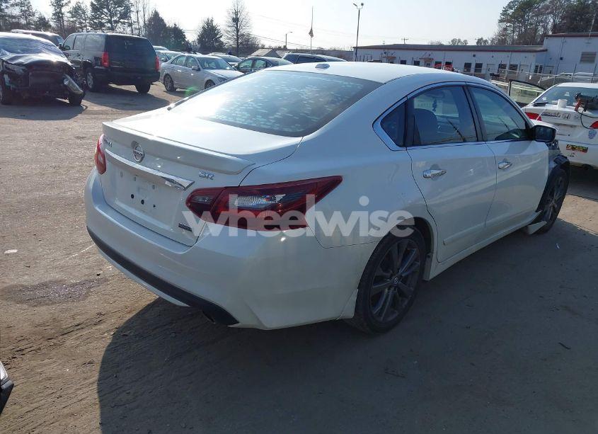 Photo 4 of 2018 Nissan Altima 2.5 SR (VIN 1N4AL3AP7JC266078)
