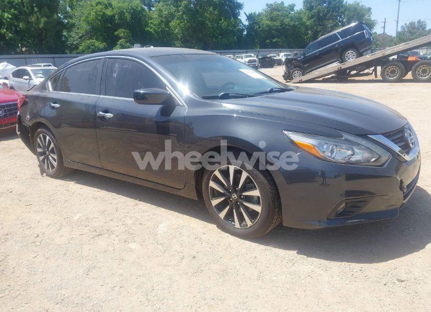 2018 Nissan Altima 2.5 SV (VIN 1N4AL3AP7JC275802) main photo