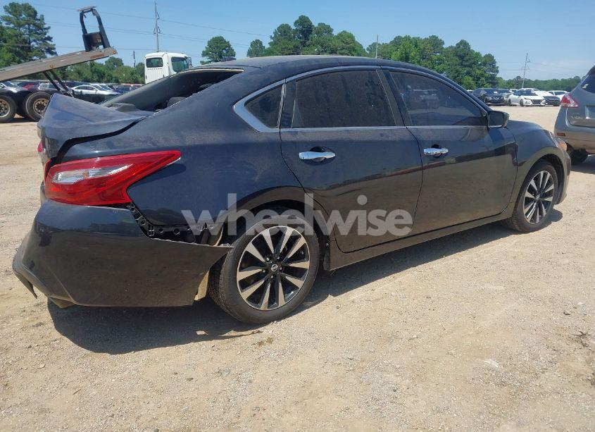 Photo 4 of 2018 Nissan Altima 2.5 SV (VIN 1N4AL3AP7JC275802)