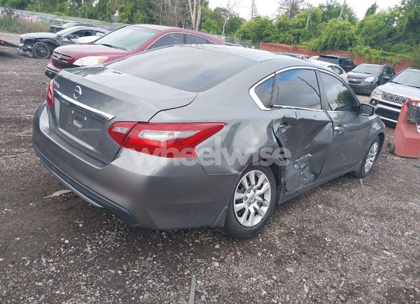 Photo 4 of 2018 Nissan Altima 2.5 S (VIN 1N4AL3AP7JC287674)