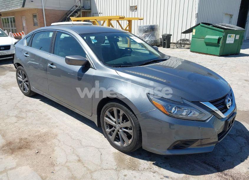 2018 Nissan Altima 2.5 SR (VIN 1N4AL3AP7JC296813) main photo