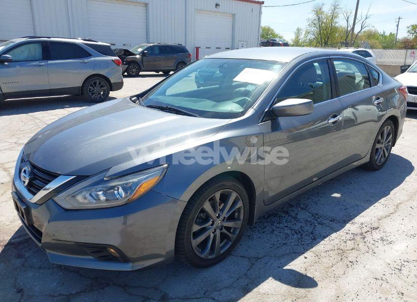Photo 2 of 2018 Nissan Altima 2.5 SR (VIN 1N4AL3AP7JC296813)
