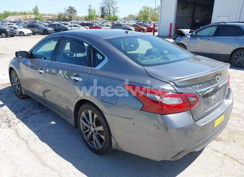 Photo 3 of 2018 Nissan Altima 2.5 SR (VIN 1N4AL3AP7JC296813)