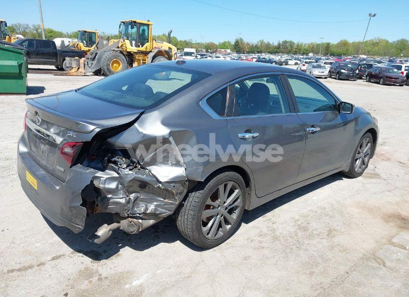 Photo 4 of 2018 Nissan Altima 2.5 SR (VIN 1N4AL3AP7JC296813)