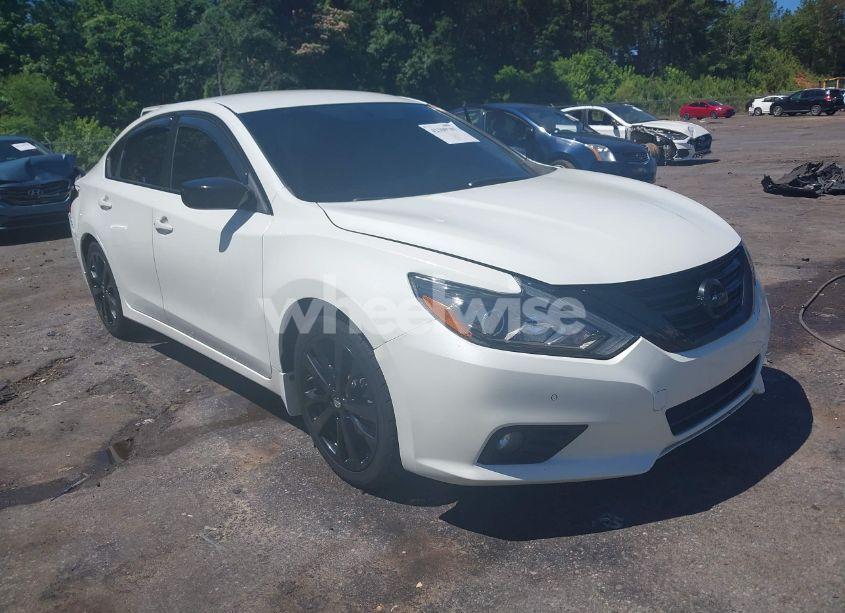 2018 Nissan Altima 2.5 SR (VIN 1N4AL3AP7JC298142) main photo