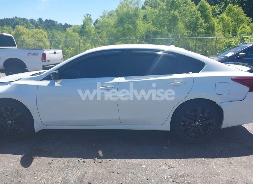 Photo 14 of 2018 Nissan Altima 2.5 SR (VIN 1N4AL3AP7JC298142)