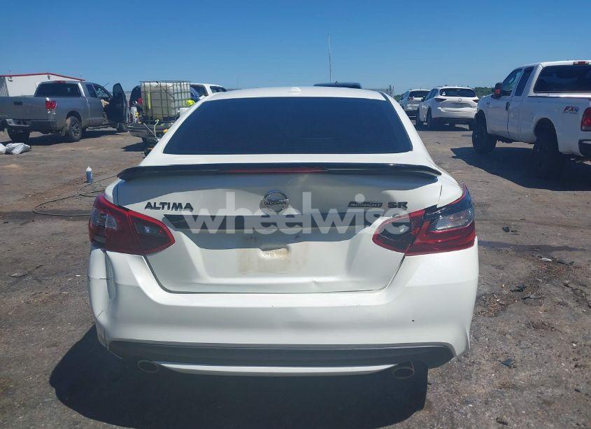 Photo 16 of 2018 Nissan Altima 2.5 SR (VIN 1N4AL3AP7JC298142)