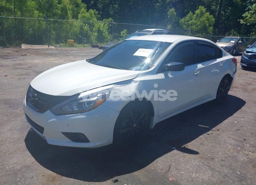 Photo 2 of 2018 Nissan Altima 2.5 SR (VIN 1N4AL3AP7JC298142)