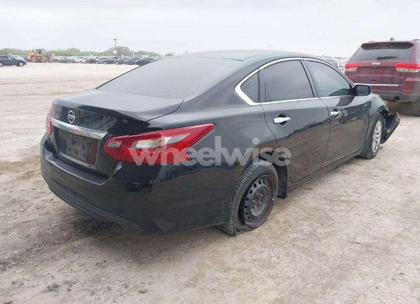 Photo 4 of 2018 Nissan Altima 2.5 S (VIN 1N4AL3AP7JC299159)