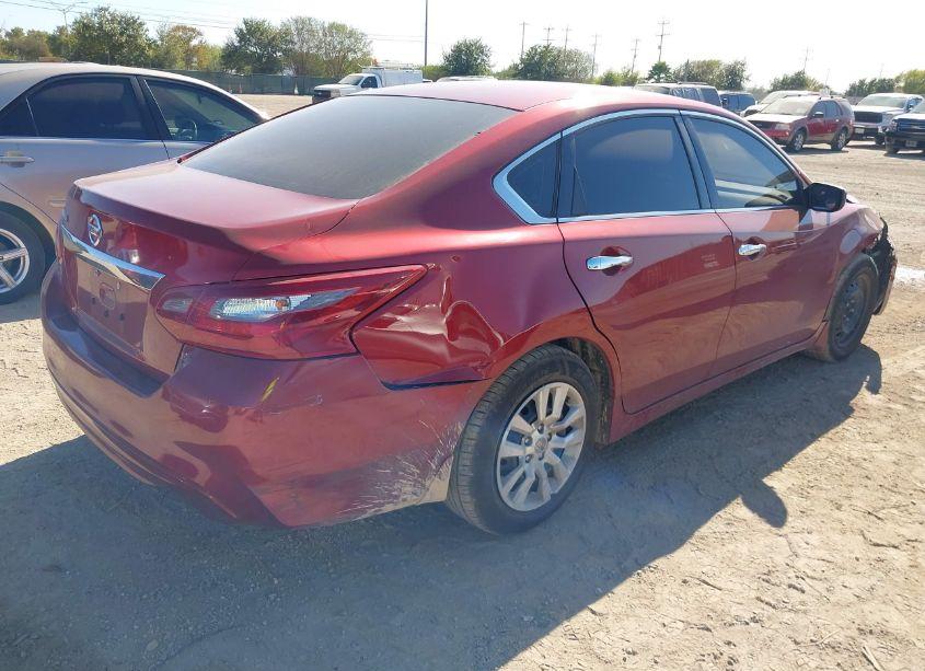 Photo 4 of 2018 Nissan Altima 2.5 S (VIN 1N4AL3AP7JC471433)