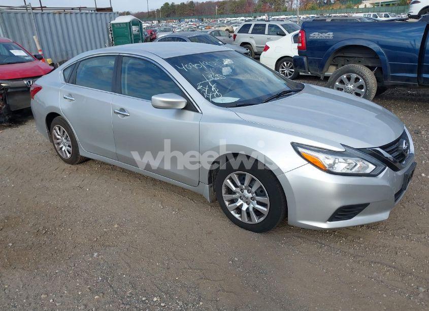 2018 Nissan Altima 2.5 S (VIN 1N4AL3AP7JC472730) main photo