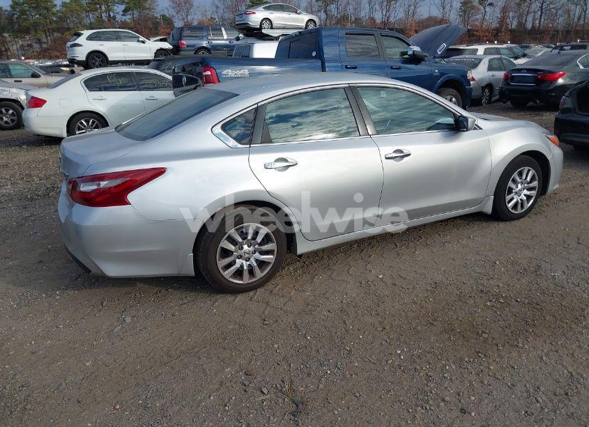 Photo 4 of 2018 Nissan Altima 2.5 S (VIN 1N4AL3AP7JC472730)