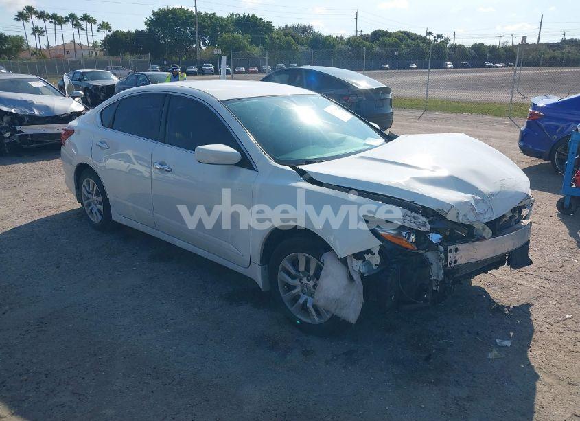 2018 Nissan Altima 2.5 S (VIN 1N4AL3AP7JC477605) main photo
