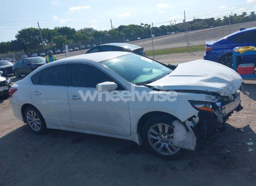 Photo 14 of 2018 Nissan Altima 2.5 S (VIN 1N4AL3AP7JC477605)