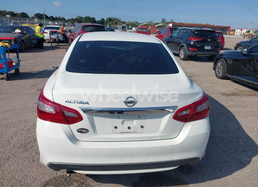 Photo 17 of 2018 Nissan Altima 2.5 S (VIN 1N4AL3AP7JC477605)