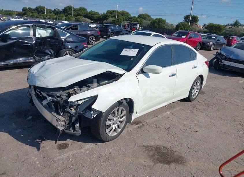 Photo 2 of 2018 Nissan Altima 2.5 S (VIN 1N4AL3AP7JC477605)