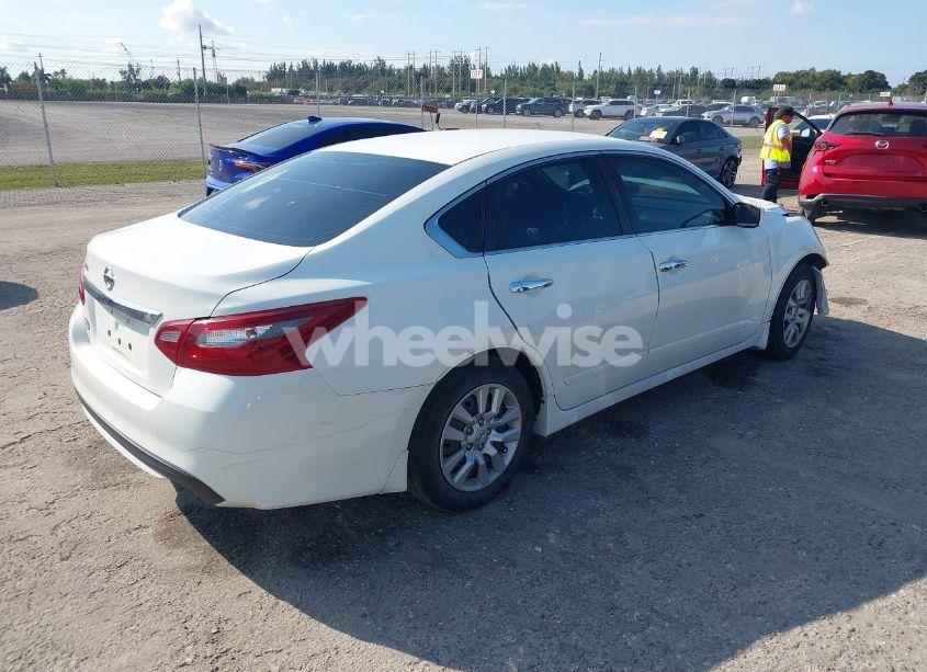 Photo 4 of 2018 Nissan Altima 2.5 S (VIN 1N4AL3AP7JC477605)