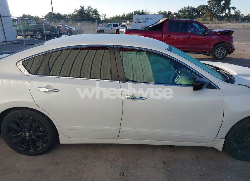 Photo 13 of 2018 Nissan Altima 2.5 SR (VIN 1N4AL3AP7JC480245)