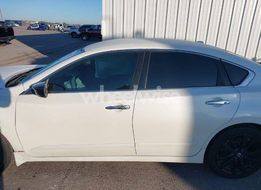 Photo 14 of 2018 Nissan Altima 2.5 SR (VIN 1N4AL3AP7JC480245)