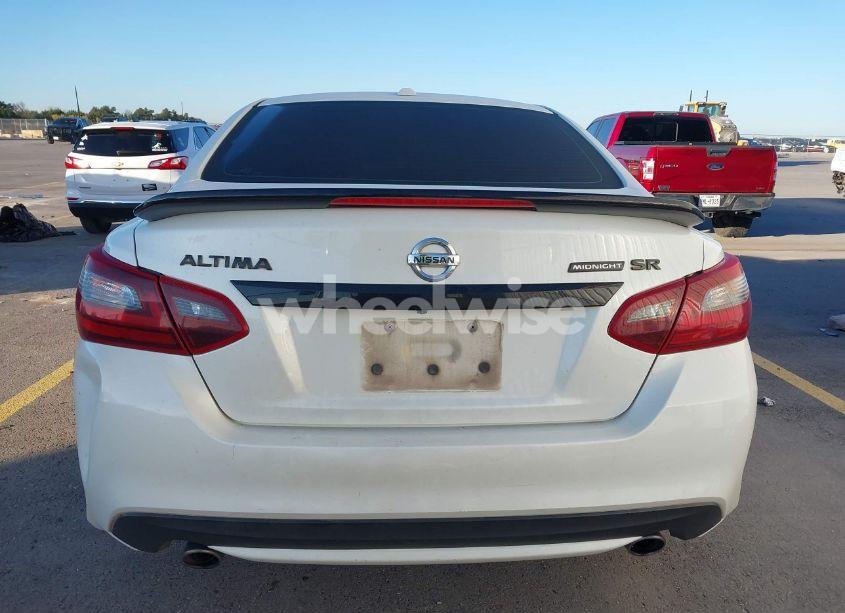 Photo 16 of 2018 Nissan Altima 2.5 SR (VIN 1N4AL3AP7JC480245)