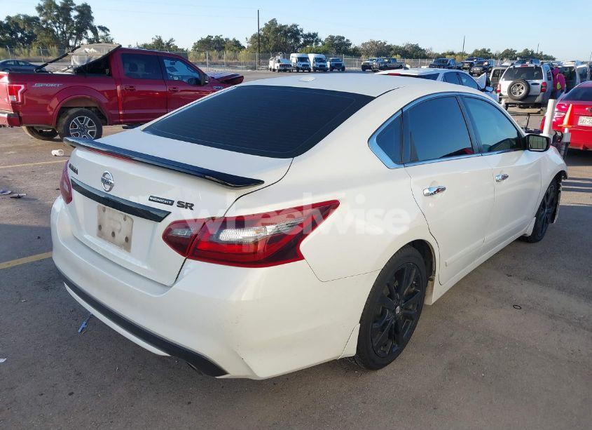 Photo 4 of 2018 Nissan Altima 2.5 SR (VIN 1N4AL3AP7JC480245)