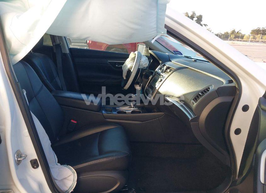 Photo 5 of 2018 Nissan Altima 2.5 SR (VIN 1N4AL3AP7JC480245)