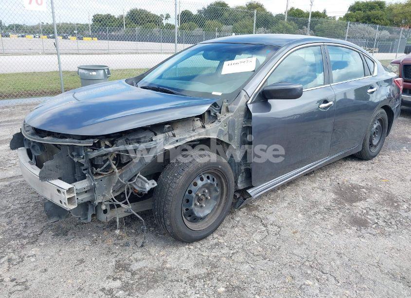 Photo 2 of 2013 Nissan Altima 2.5 S (VIN 1N4AL3AP8DC189886)