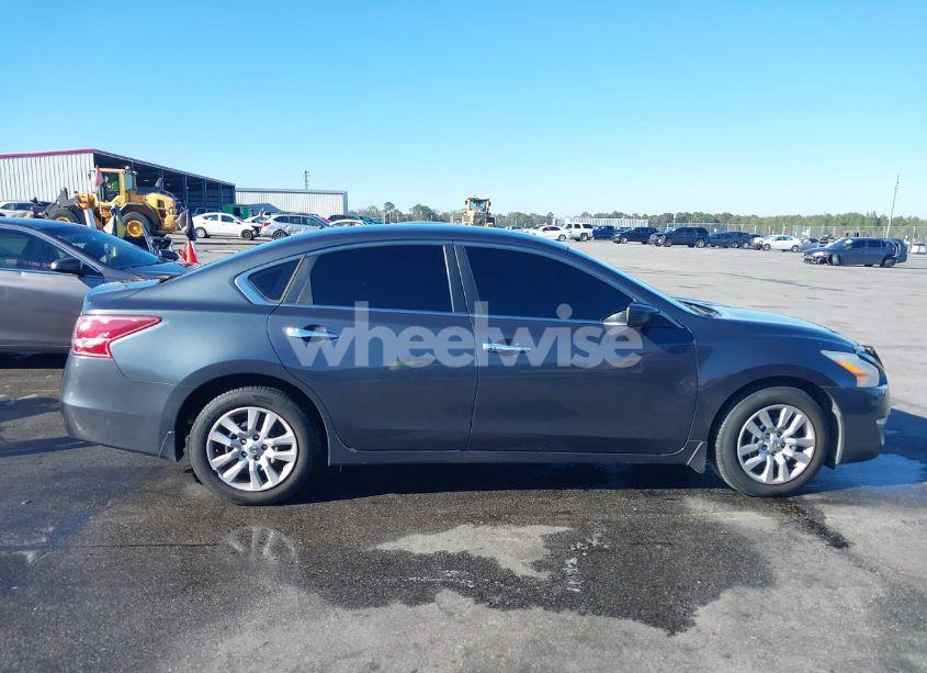 Photo 13 of 2013 Nissan Altima 2.5 S (VIN 1N4AL3AP8DC250945)