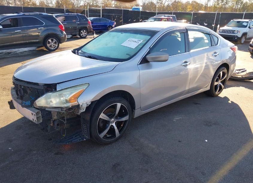 Photo 2 of 2013 Nissan Altima 2.5 S (VIN 1N4AL3AP8DC283900)