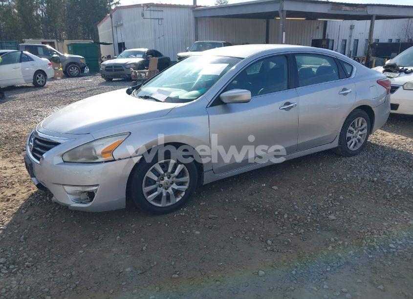 Photo 2 of 2013 Nissan Altima 2.5 S (VIN 1N4AL3AP8DC285887)