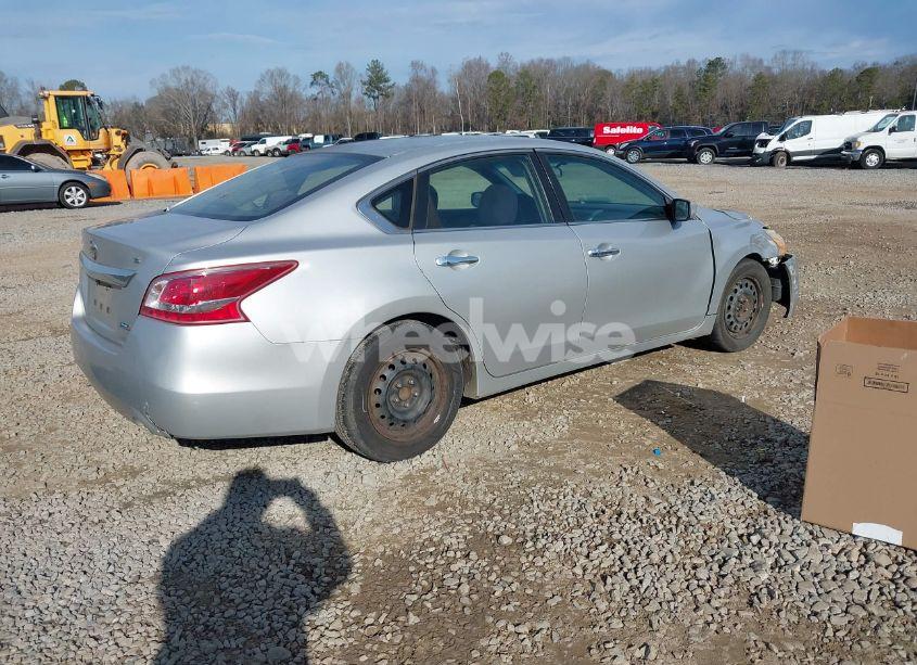 Photo 4 of 2013 Nissan Altima 2.5 S (VIN 1N4AL3AP8DC285887)
