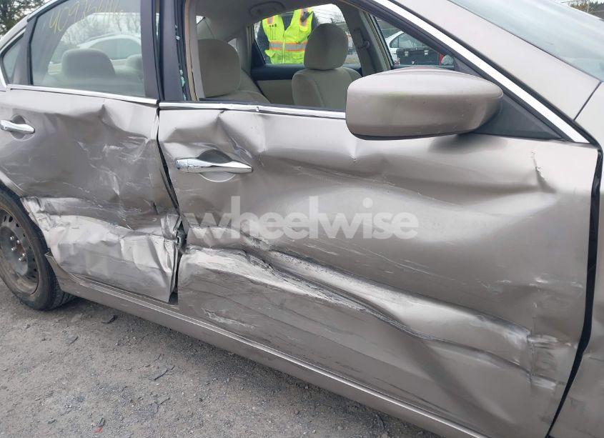 Photo 6 of 2013 Nissan Altima 2.5 S (VIN 1N4AL3AP8DC904858)