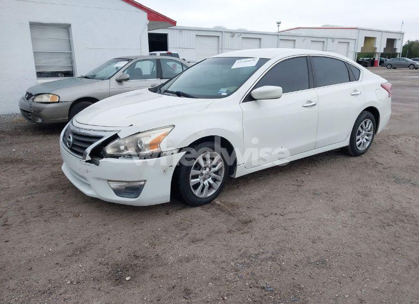 Photo 2 of 2013 Nissan Altima 2.5 S (VIN 1N4AL3AP8DC918744)