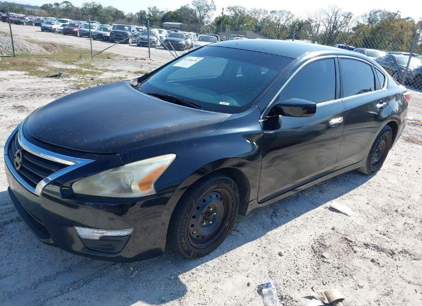 Photo 2 of 2013 Nissan Altima 2.5 S (VIN 1N4AL3AP8DN490727)