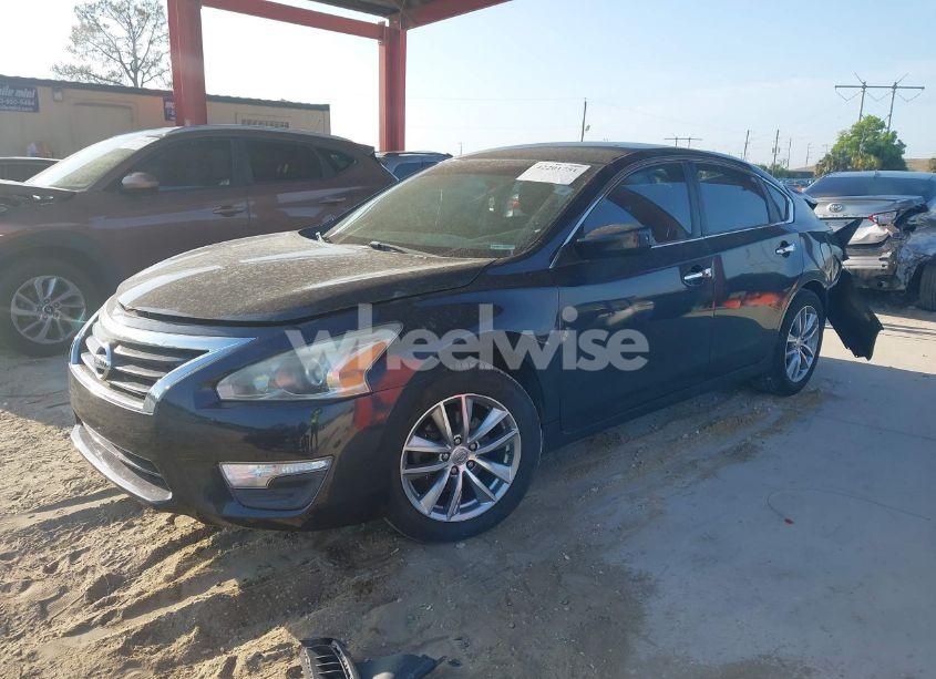 Photo 2 of 2013 Nissan Altima 2.5 SV (VIN 1N4AL3AP8DN493465)