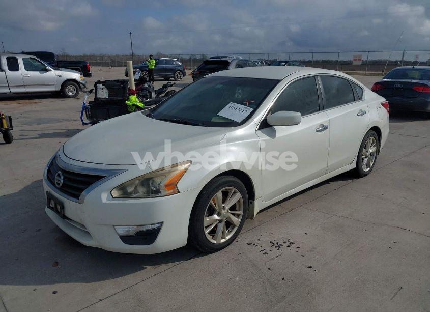 Photo 2 of 2013 Nissan Altima 2.5 SV (VIN 1N4AL3AP8DN496446)
