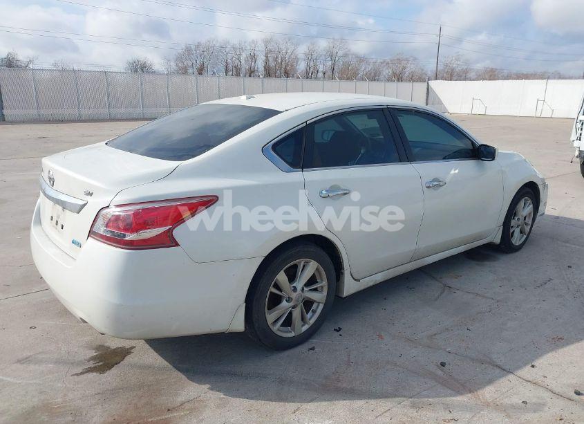 Photo 4 of 2013 Nissan Altima 2.5 SV (VIN 1N4AL3AP8DN496446)