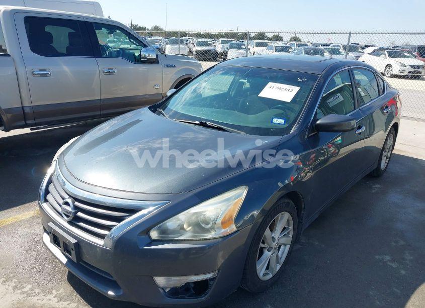 Photo 2 of 2013 Nissan Altima 2.5 SV (VIN 1N4AL3AP8DN524598)