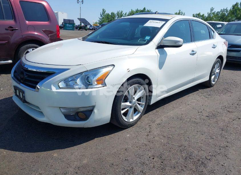 Photo 2 of 2013 Nissan Altima 2.5 SV (VIN 1N4AL3AP8DN572215)