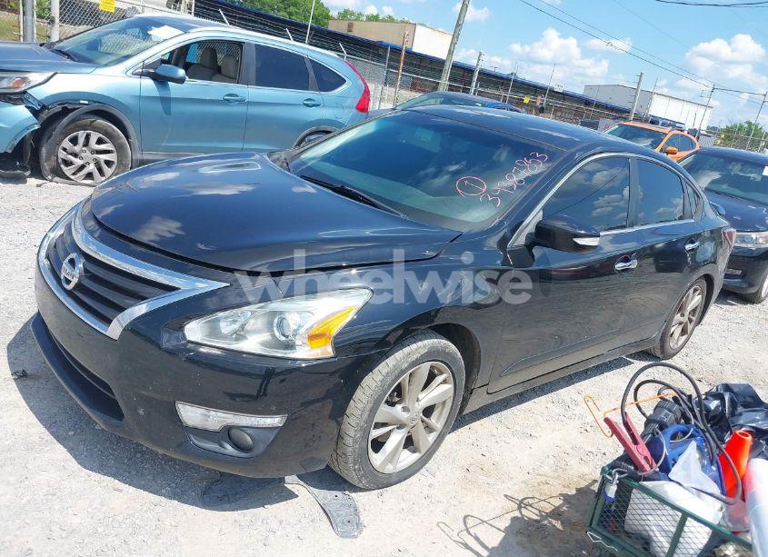 Photo 2 of 2014 Nissan Altima 2.5 SV (VIN 1N4AL3AP8EC122528)